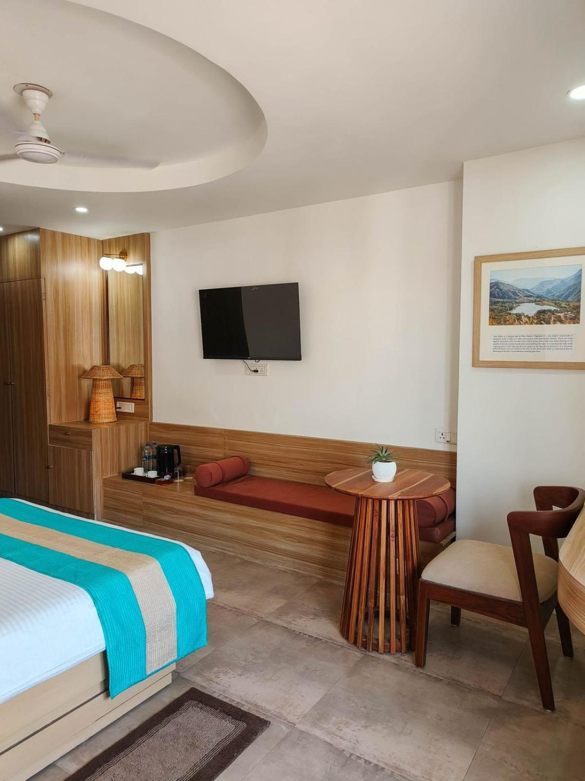 Hotel Lake Shilloi Dimāpur Εξωτερικό φωτογραφία
